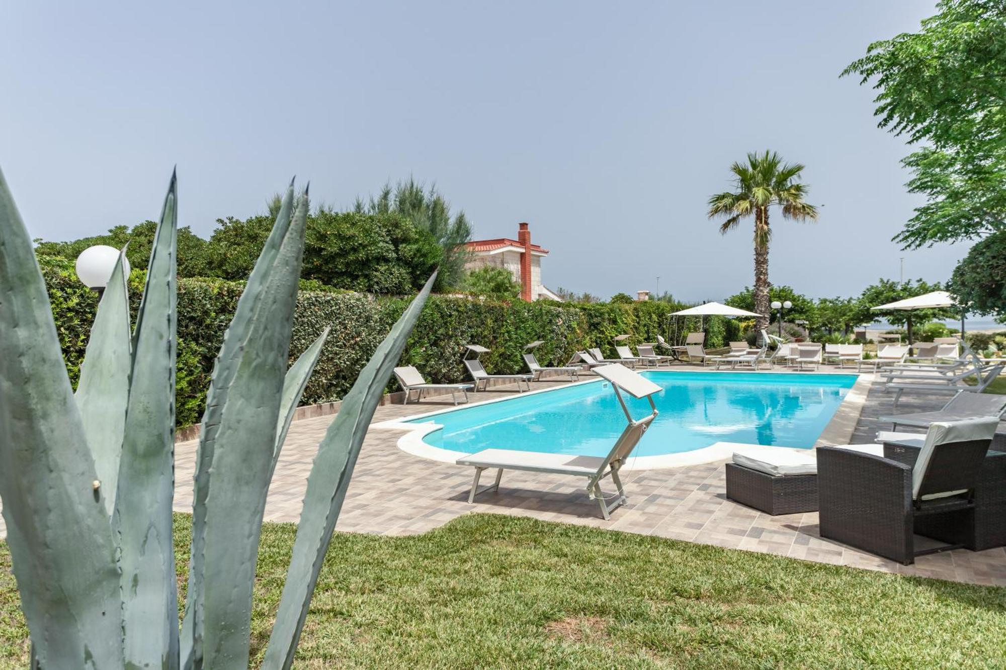 Pietramare Luxury Suites Bari Exterior foto